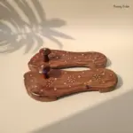 Heeled Foot Shape Wooden Khadau